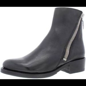 Frye Demi leather zipper leather boots